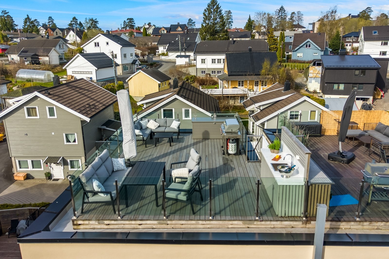 Et perfekt sted å nyte lange sommerdager og kvelder med familie og venner. Galleribilde