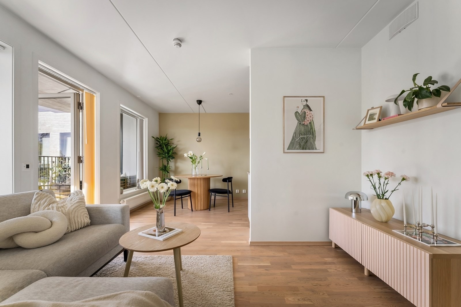 En flott leilighet med gjennomgående standard fra byggeår 2018. Galleribilde