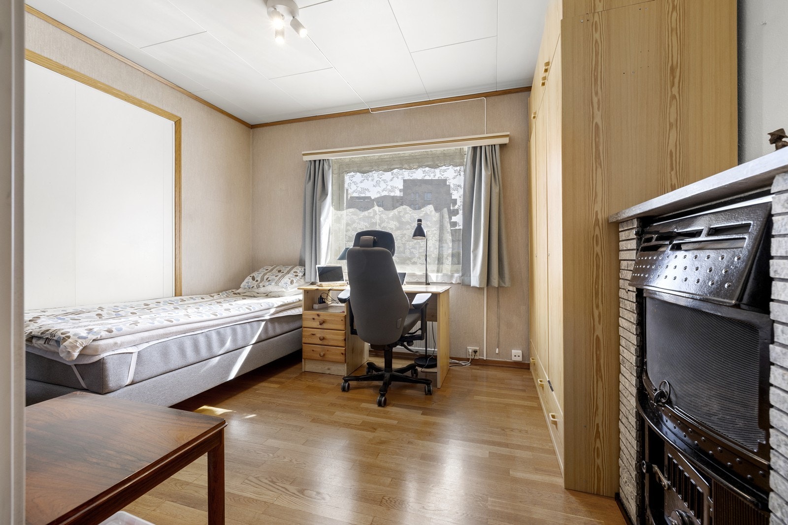 Soverommet fungerer perfekt som et ekstra soverom eller kontor. Galleribilde