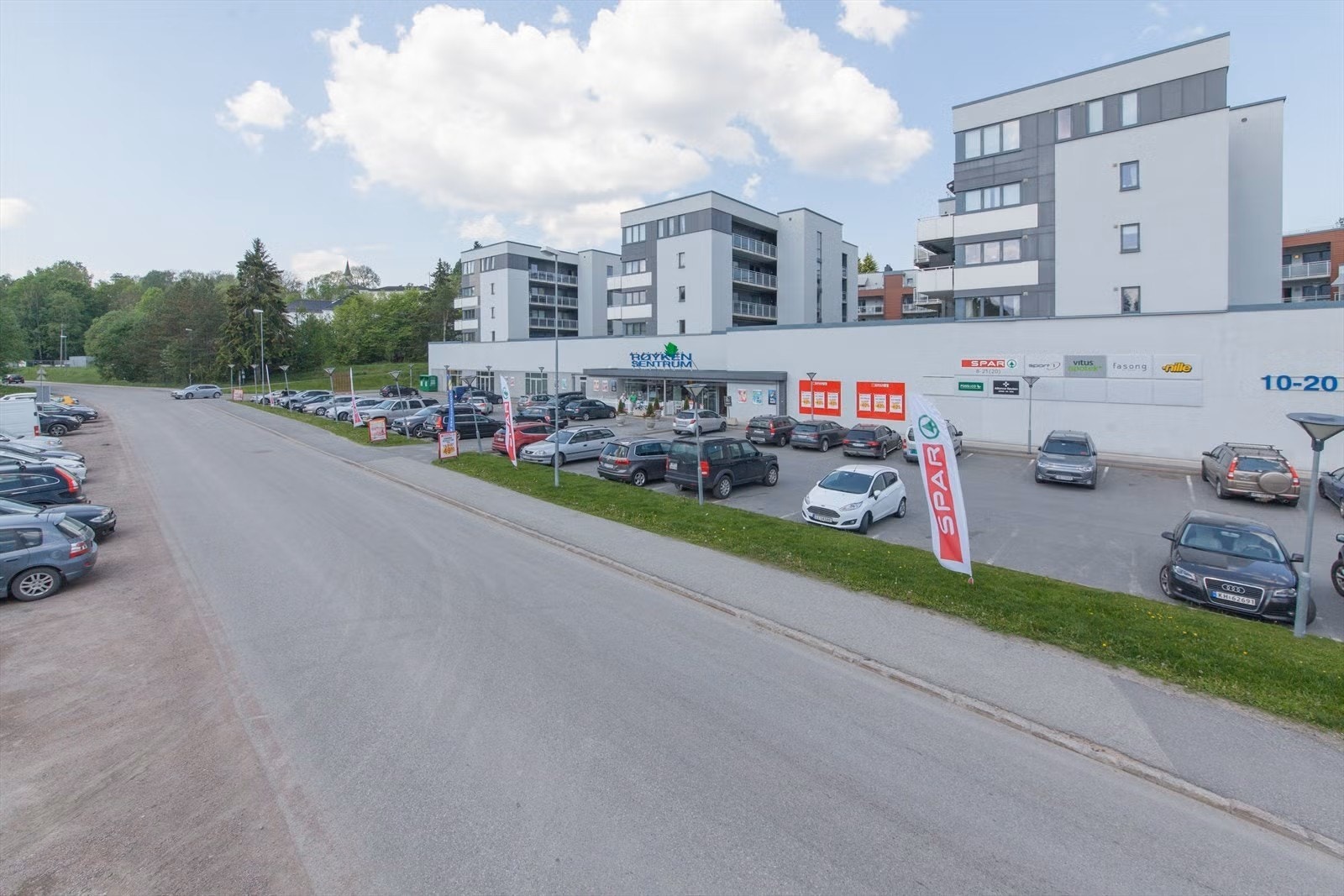 Røyken Sentrum. Galleribilde