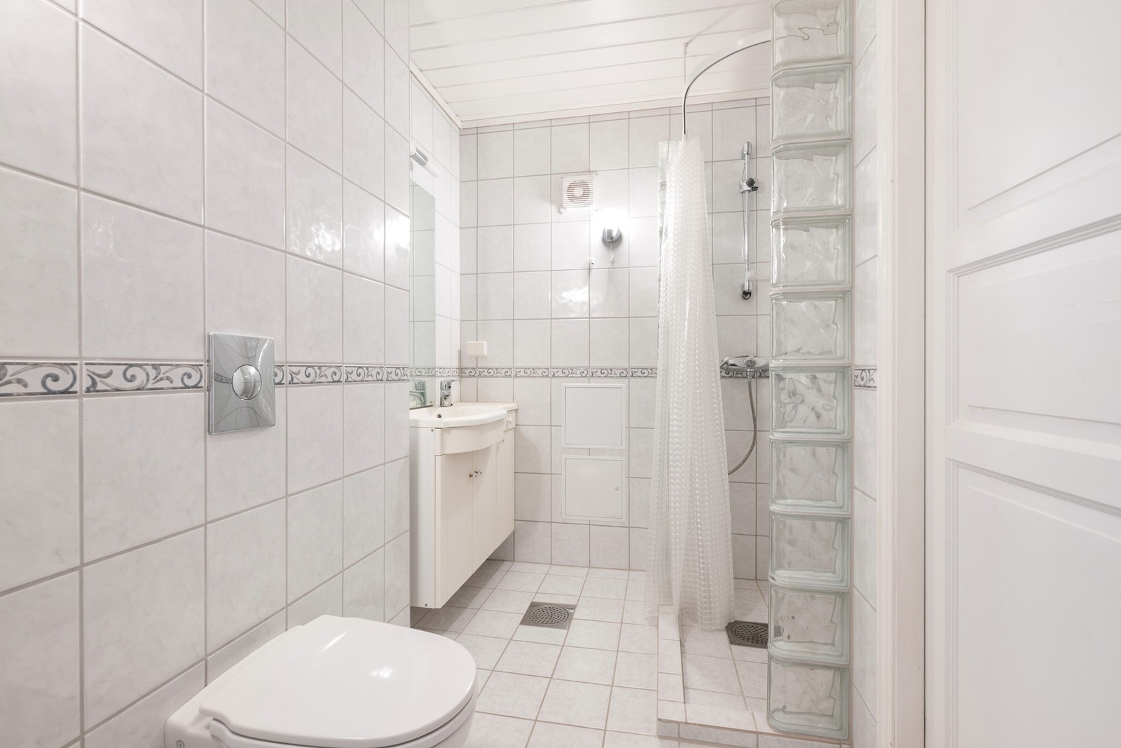Bad i underetasjen Galleribilde