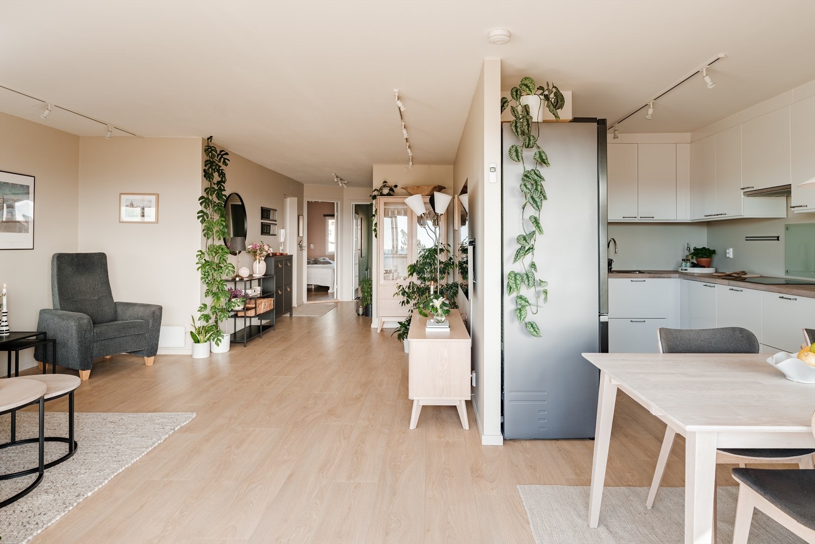 Legg merke til den utrolig praktiske og sosiale planløsningen. Galleribilde