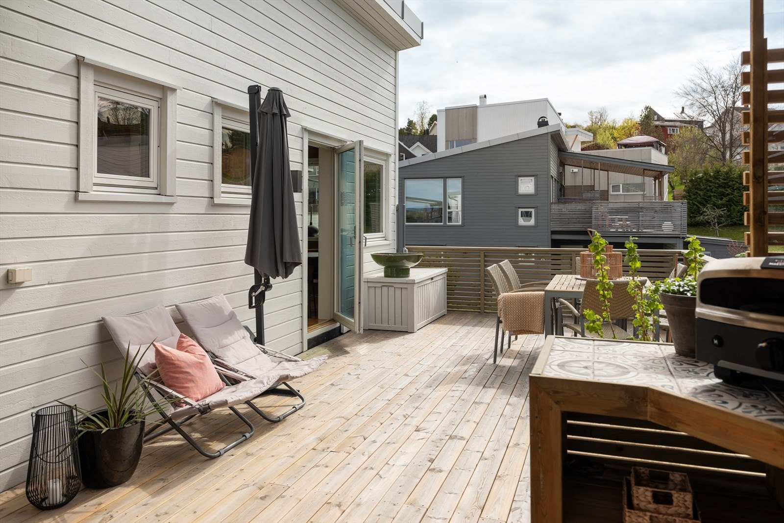 Verandaen er målt til hele 40m² og byr på mange møbleringsmuligheter. Galleribilde