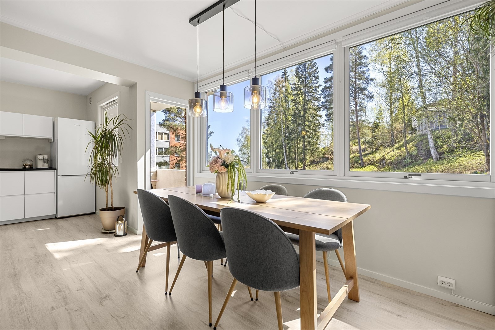 Her er det frodig og pen utsikt over fellesområdene. Galleribilde