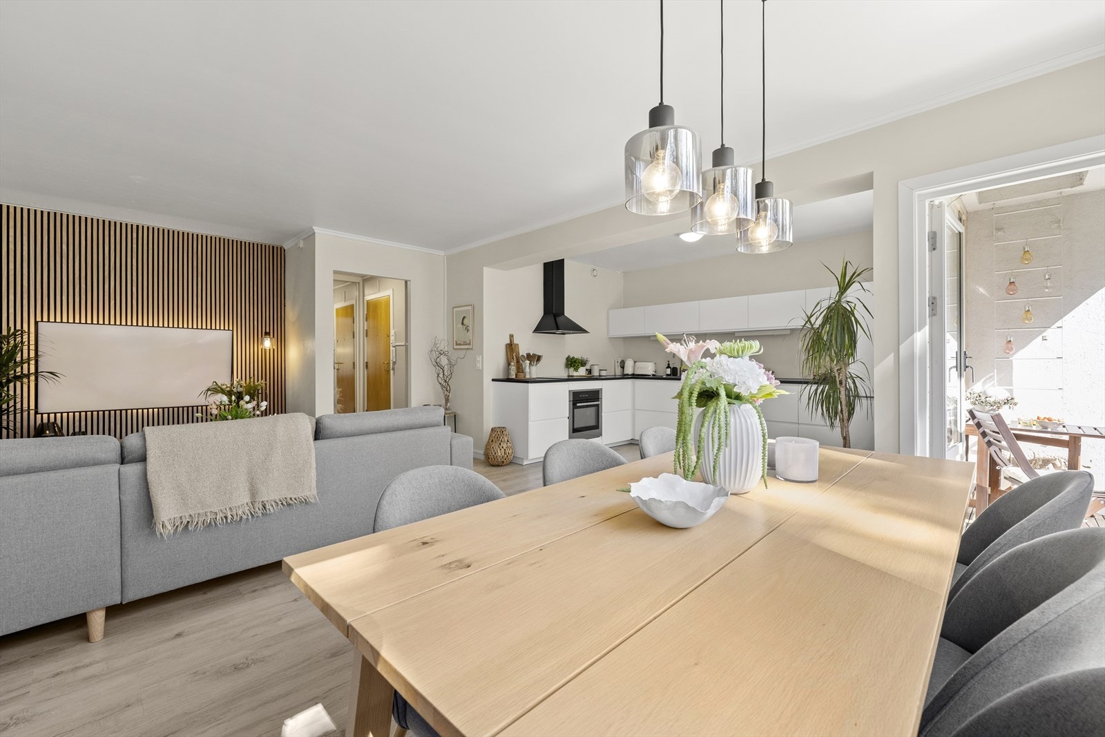 Nordvik Lillestrøm ved Henrik Larsen har gleden av å presentere Blomstervegen 17! Galleribilde