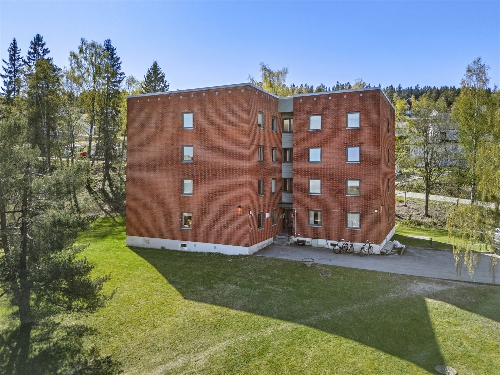 Eiendommen ligger i et populært boligområde i Rælingen kommune. Galleribilde