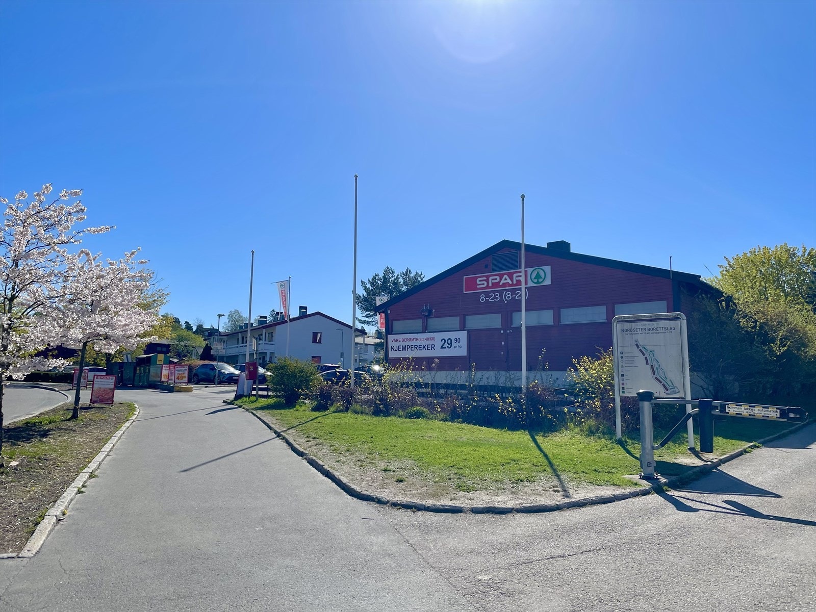 Nærhet til Spar Daglivareforretning med kjøttvare ferskdisk Galleribilde