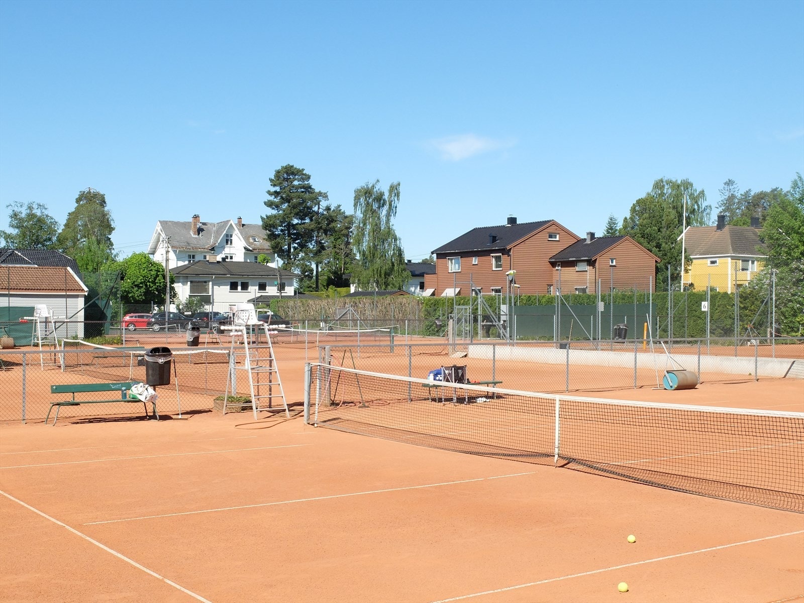 Nordstrand Tennisklubb med både inne- og utendørsbaner Galleribilde