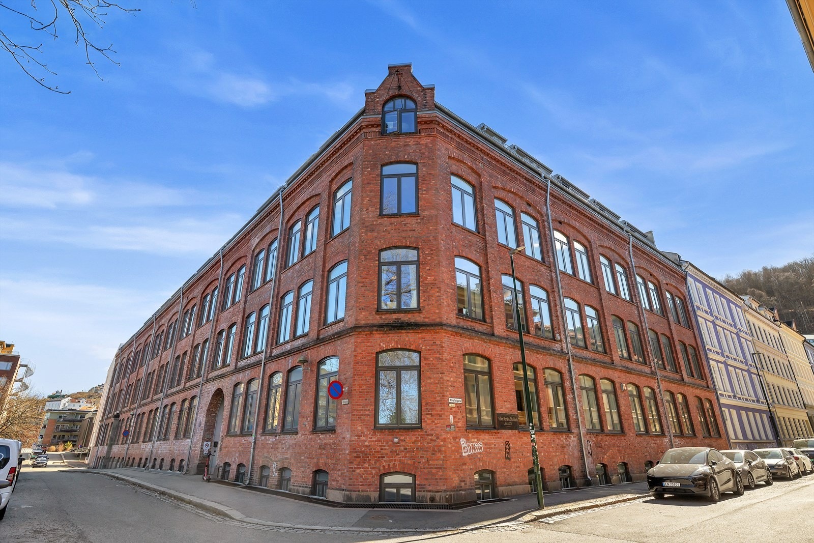 Bygården har en hjørneplassering som gir enkel adkomst. Galleribilde