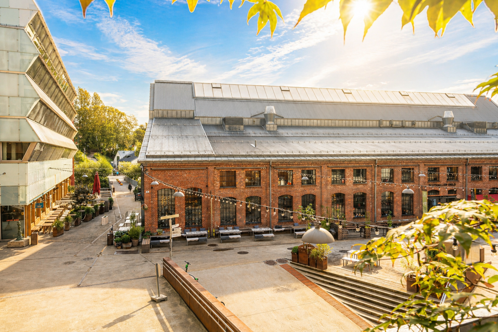 En kort spasertur unna finner du også Vulkan. Området er godt kjent for å ha et yrende uteliv og rikelig med spisesteder og sosiale samlingspunkter - som for eksempel Mathallen Galleribilde