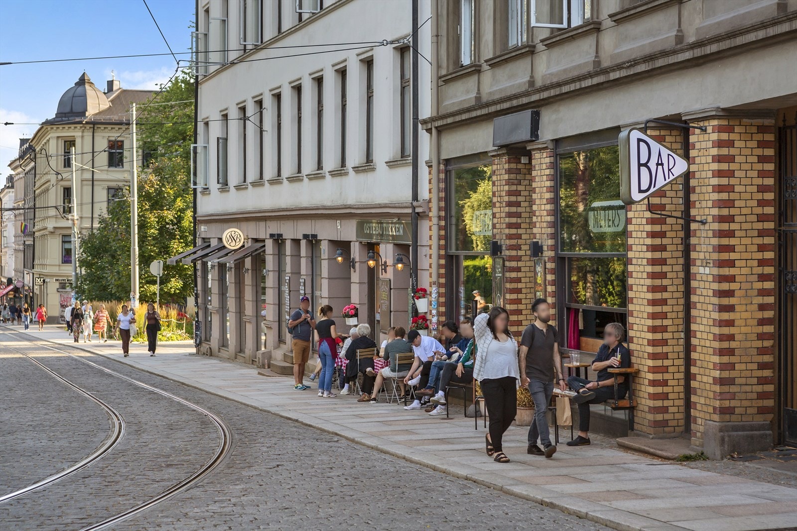Nabolaget byr på kaféer, serveringssteder og butikktilbud i gangavstand Galleribilde