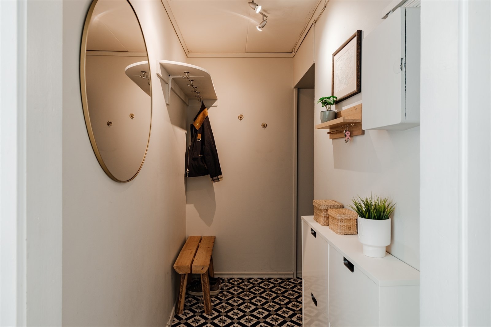 Velkommen inn! Leiligheten gir et umiddelbart godt inntrykk. Galleribilde