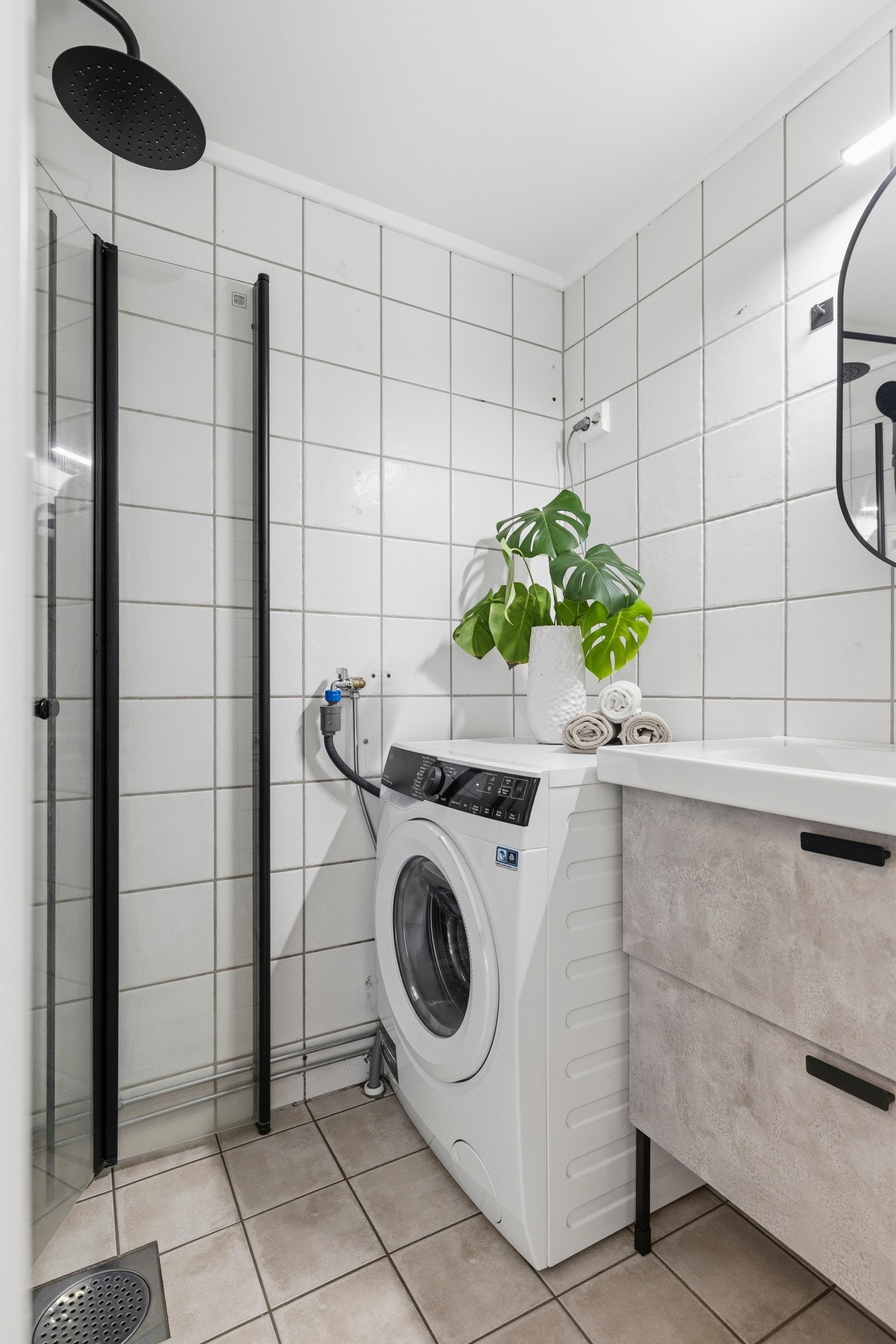 Opplegg for vaskemaskin og varmekabler. Galleribilde