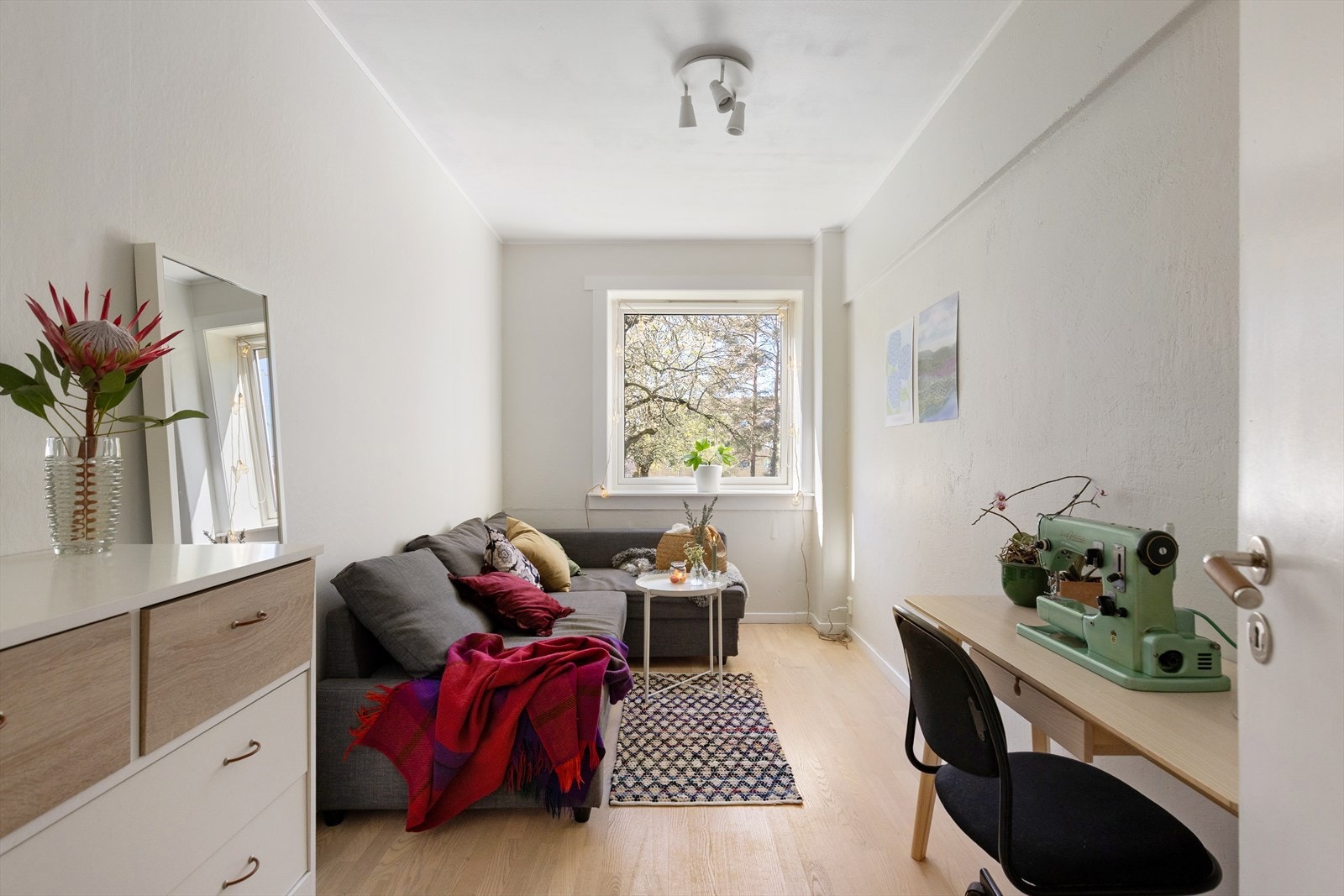 Soverom II er også av god størrelse og passer til soverom, gjesterom eller kontor. Galleribilde