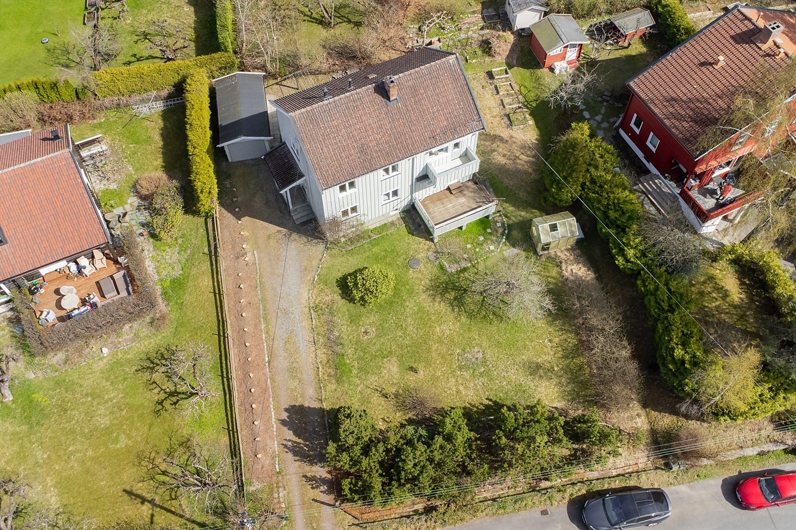Den store tomten gir et godt utgangspunkt for videre utvikling av uteområdene. Galleribilde
