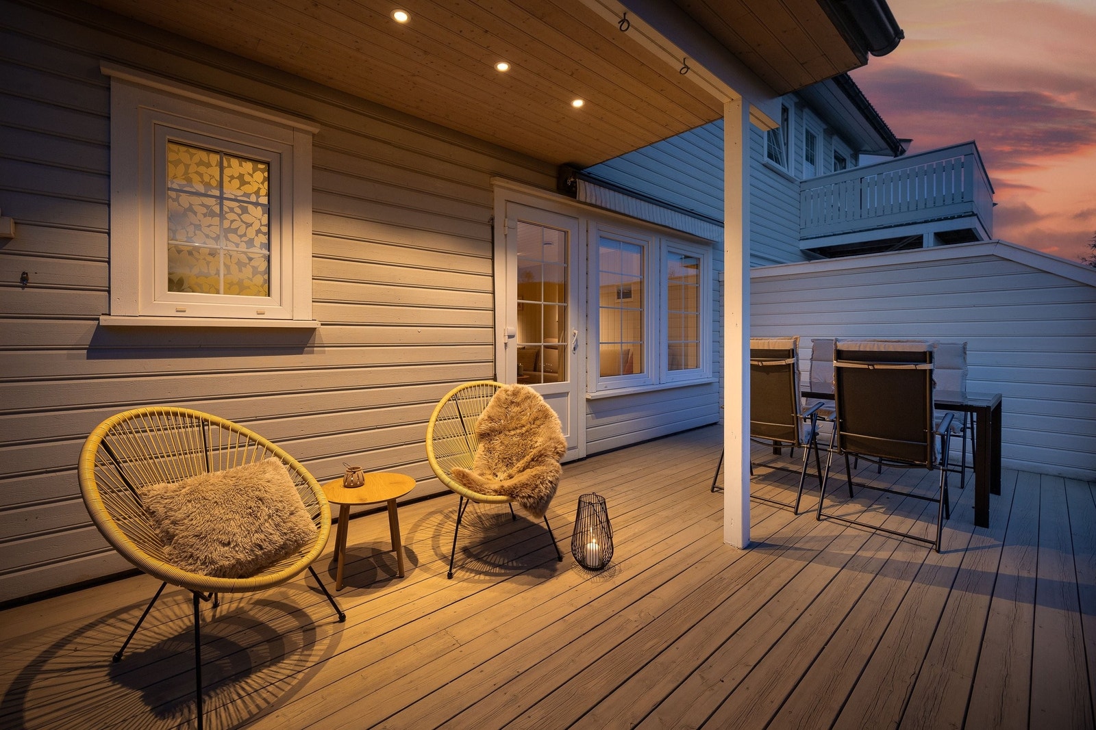 Lun og stemningsfull terrasse for lange kvelder. Galleribilde