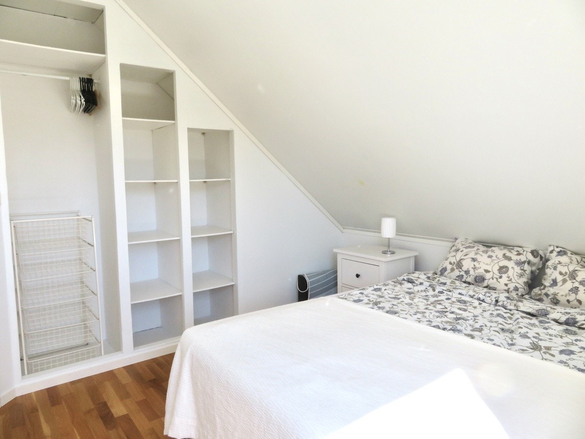 Soverom 1 med skap Galleribilde