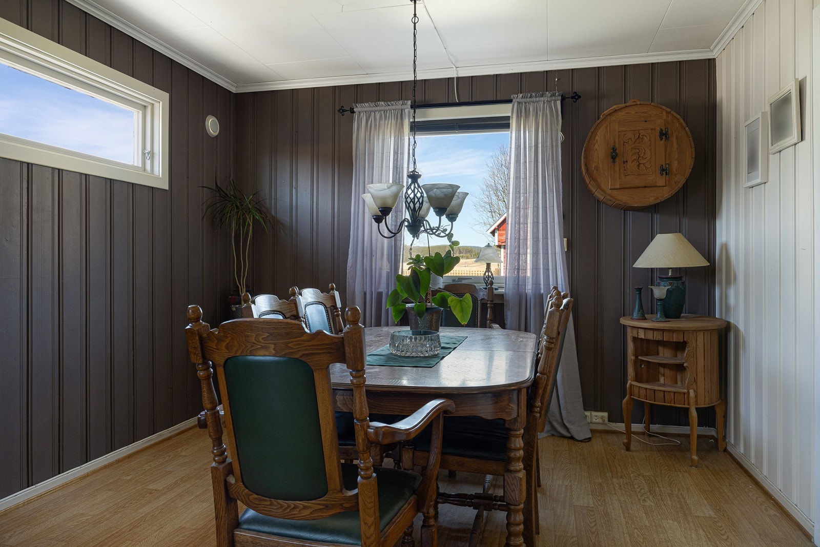 I tillegg til sofasonen er det plass til en spisestue. Galleribilde