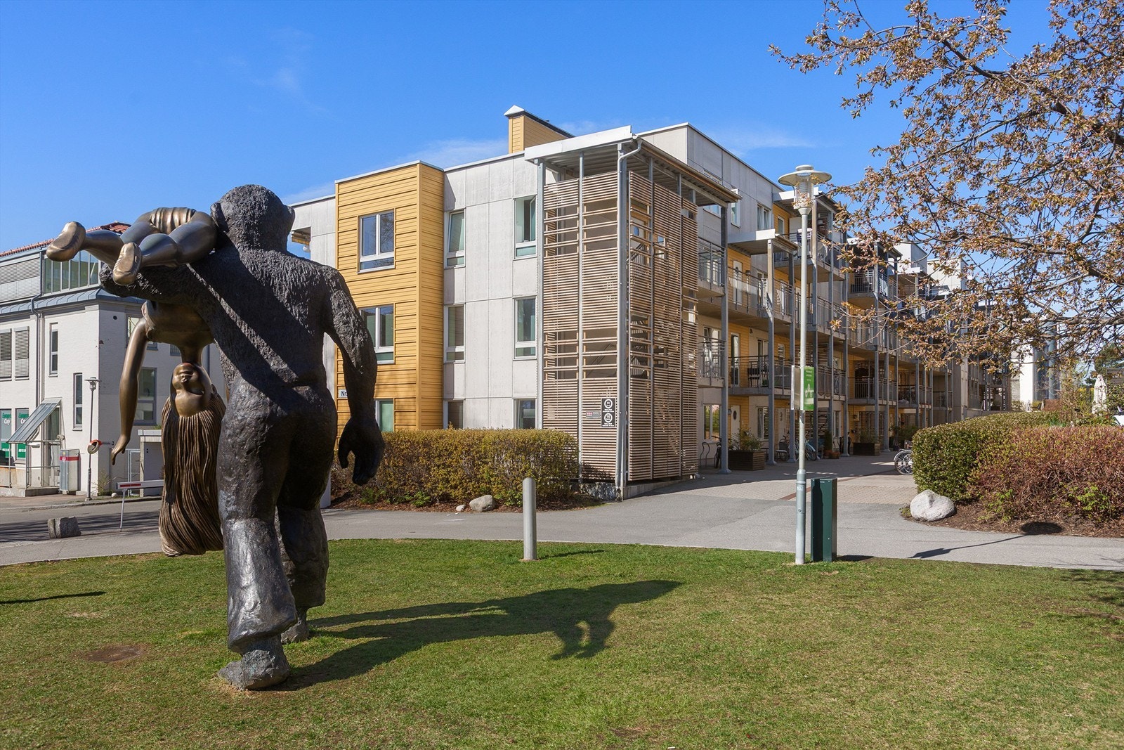 I Lørenparken finner du mange skulpturer inspirert av Ibsens Peer Gynt Galleribilde