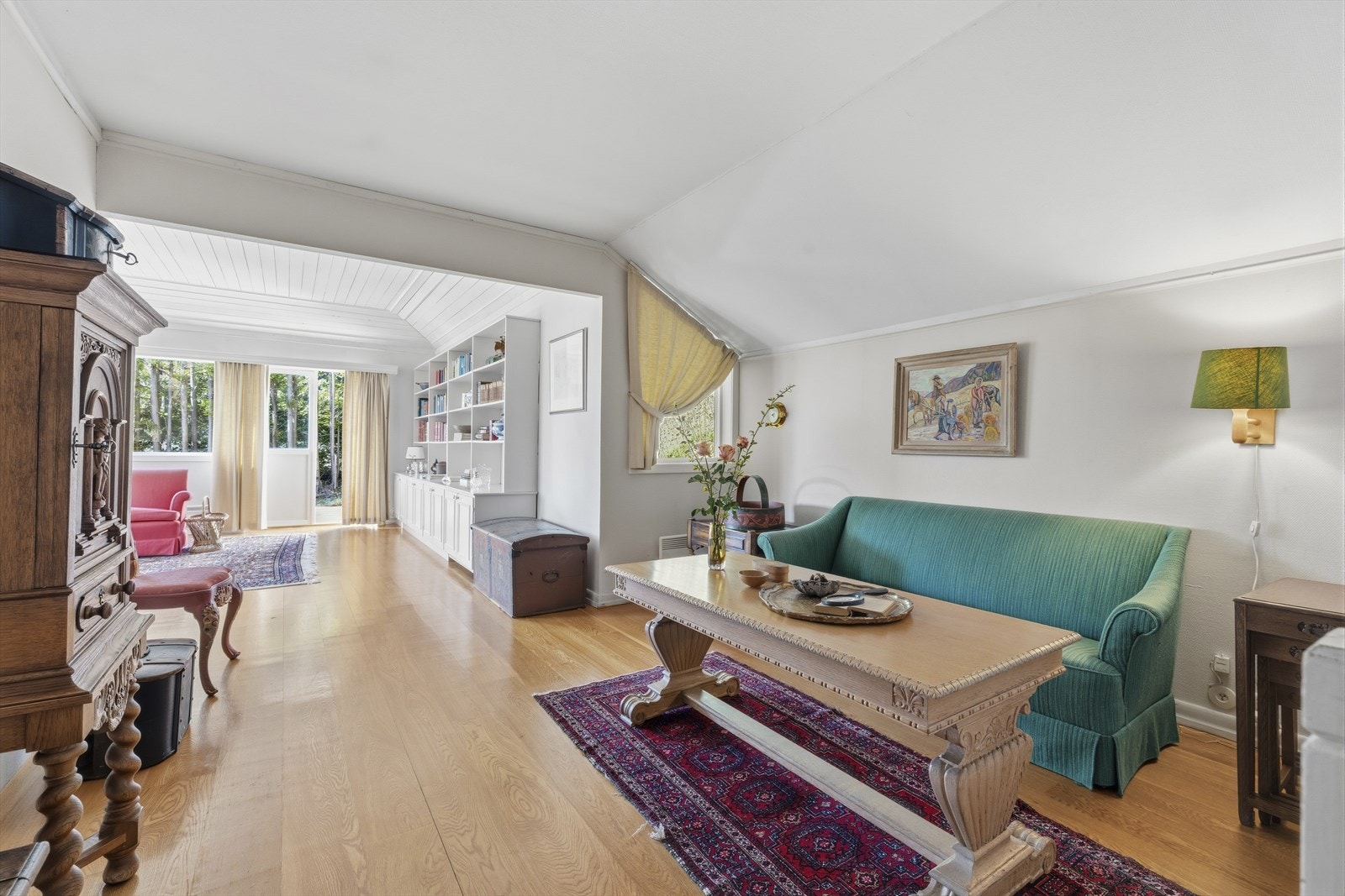 Hyggelig sitteplass litt separat fra stuen. Perfekt som et tv-rom Galleribilde
