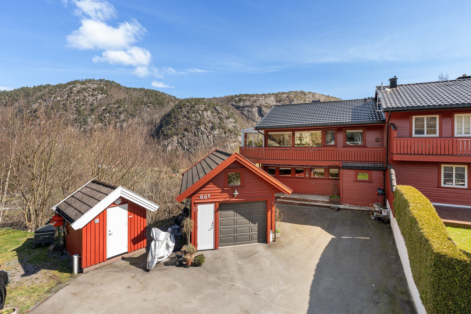 - Velkommen til en innholdsrik tomannsbolig på Strai | Boligen ligger helt innerst i rolig blindvei - Galleribilde