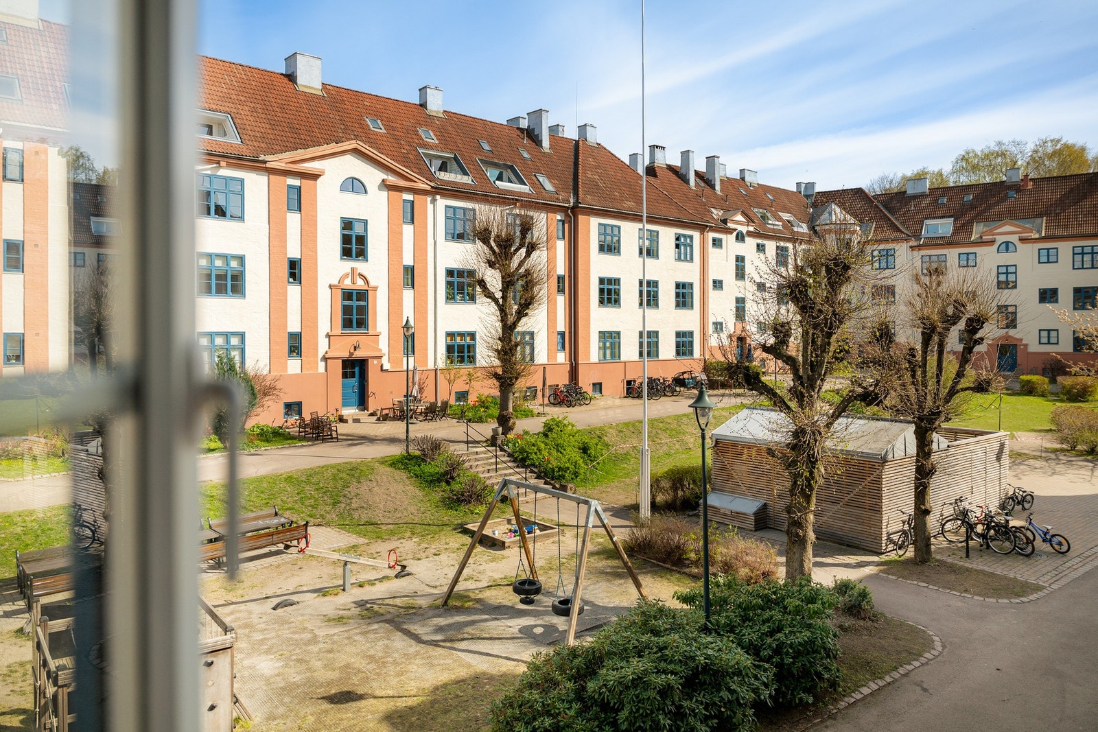 En lys og flott 2-roms andelsleilighet i idylliske Tysklandgården på Torshov! Galleribilde