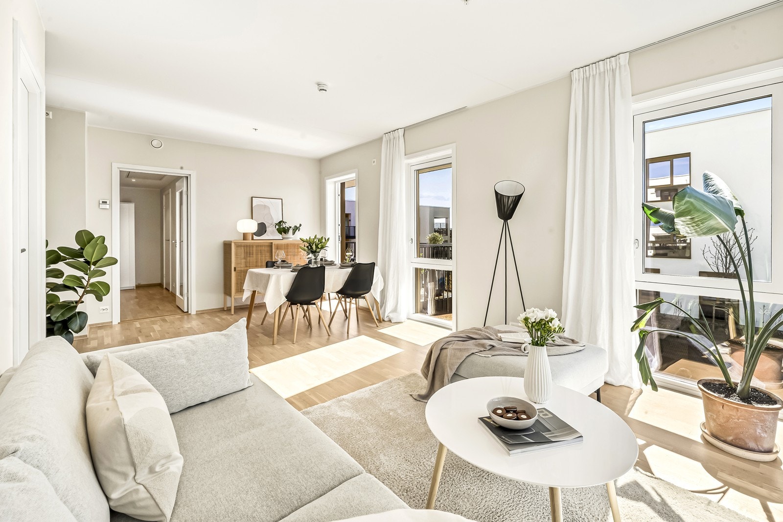 Her bys det på vannbåren gulvvarme, balansert ventilasjon og generøs takhøyde på opptil 2,62 meter. Galleribilde