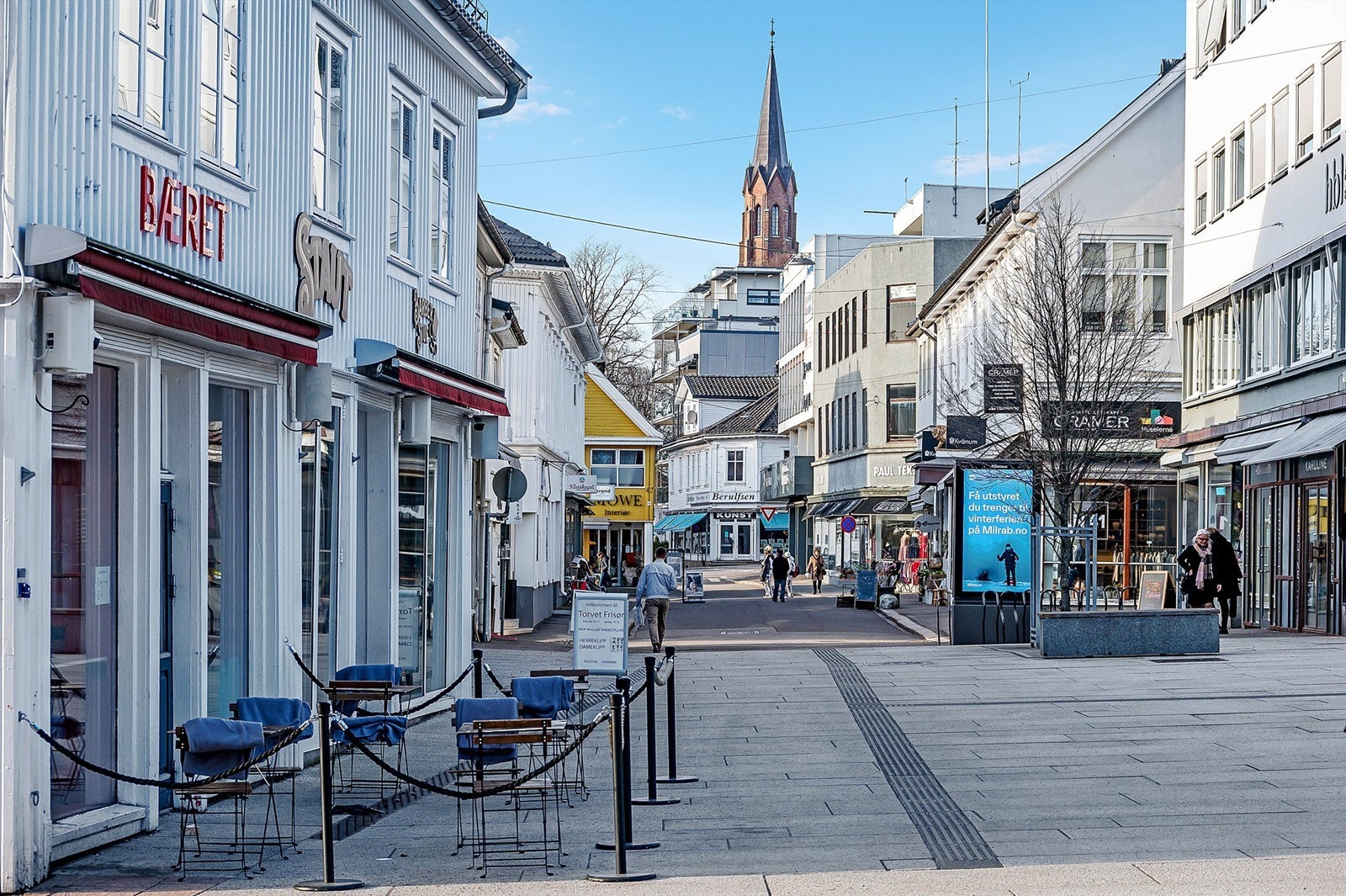 Byens handlegater og torg ligger i umiddelbar nærhet. Galleribilde