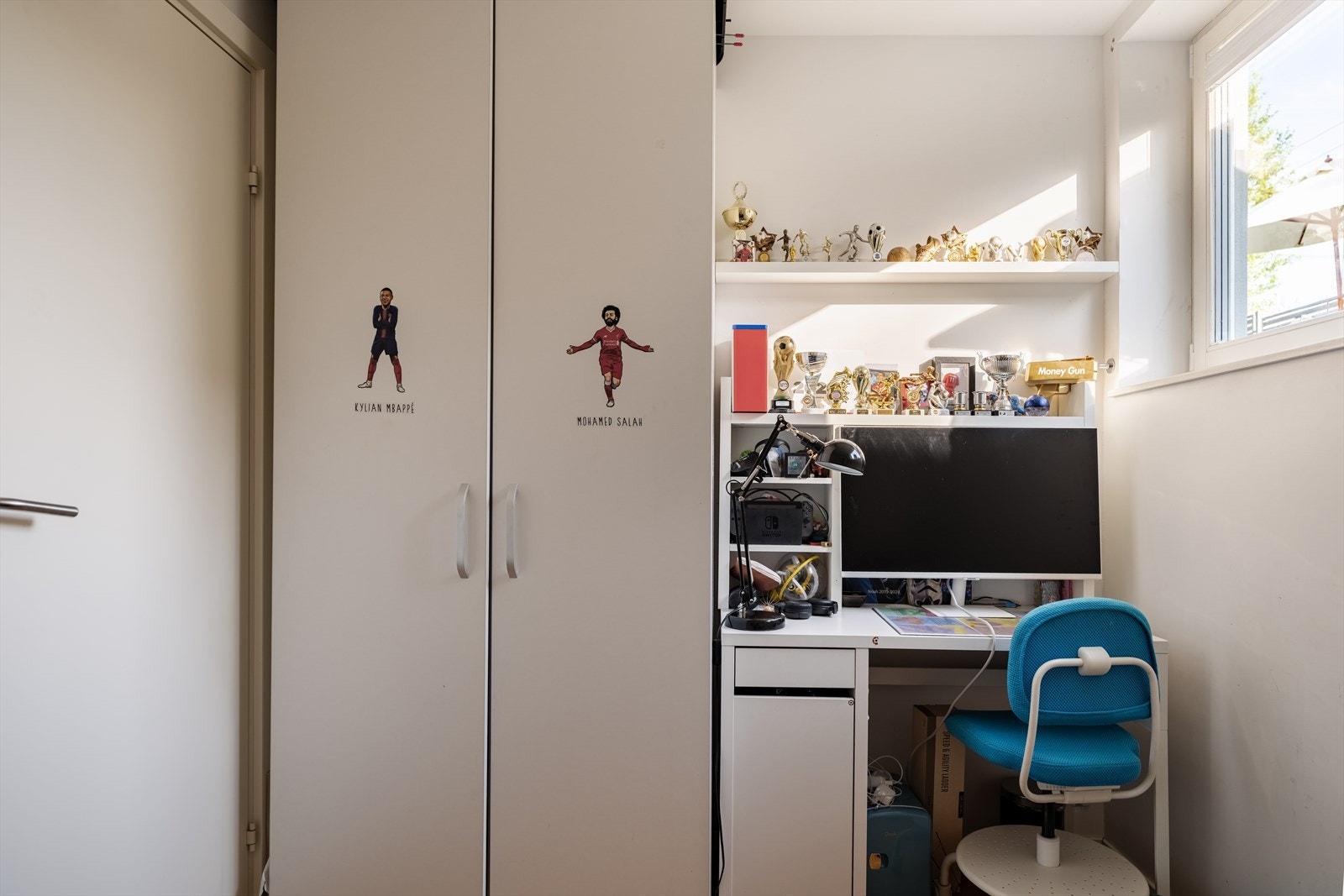 Funksjonelle innredningsmuligheter, med plass til seng, skrivepult og klesskap. Galleribilde