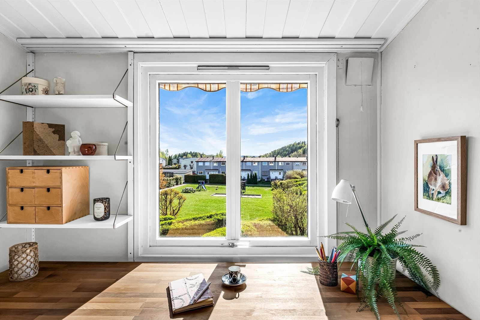 Hyggelig utsikt fra soverommet. Galleribilde