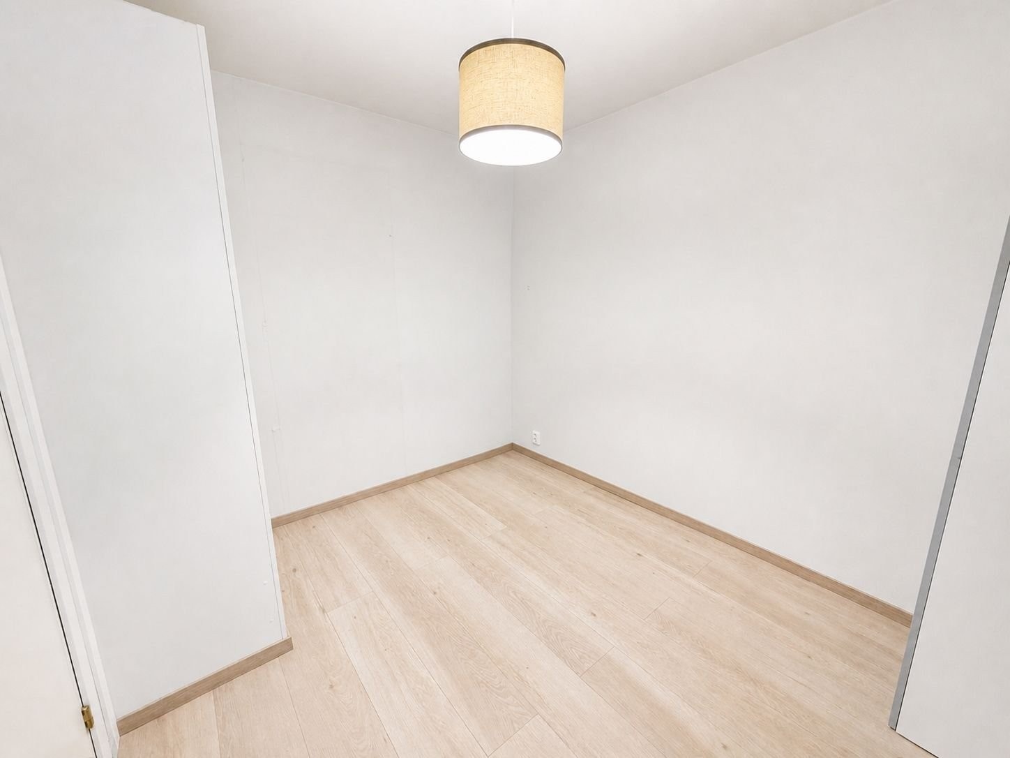 Paktisk rom som egner seg godt som soverom eller hjemmekontor. Galleribilde