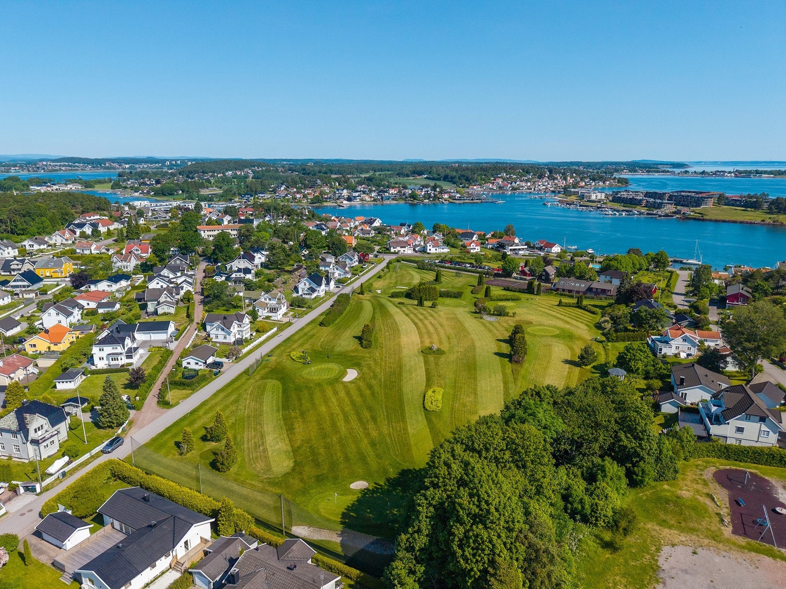 Nærområdet - Husøy golfbane og Borge hotell. Galleribilde
