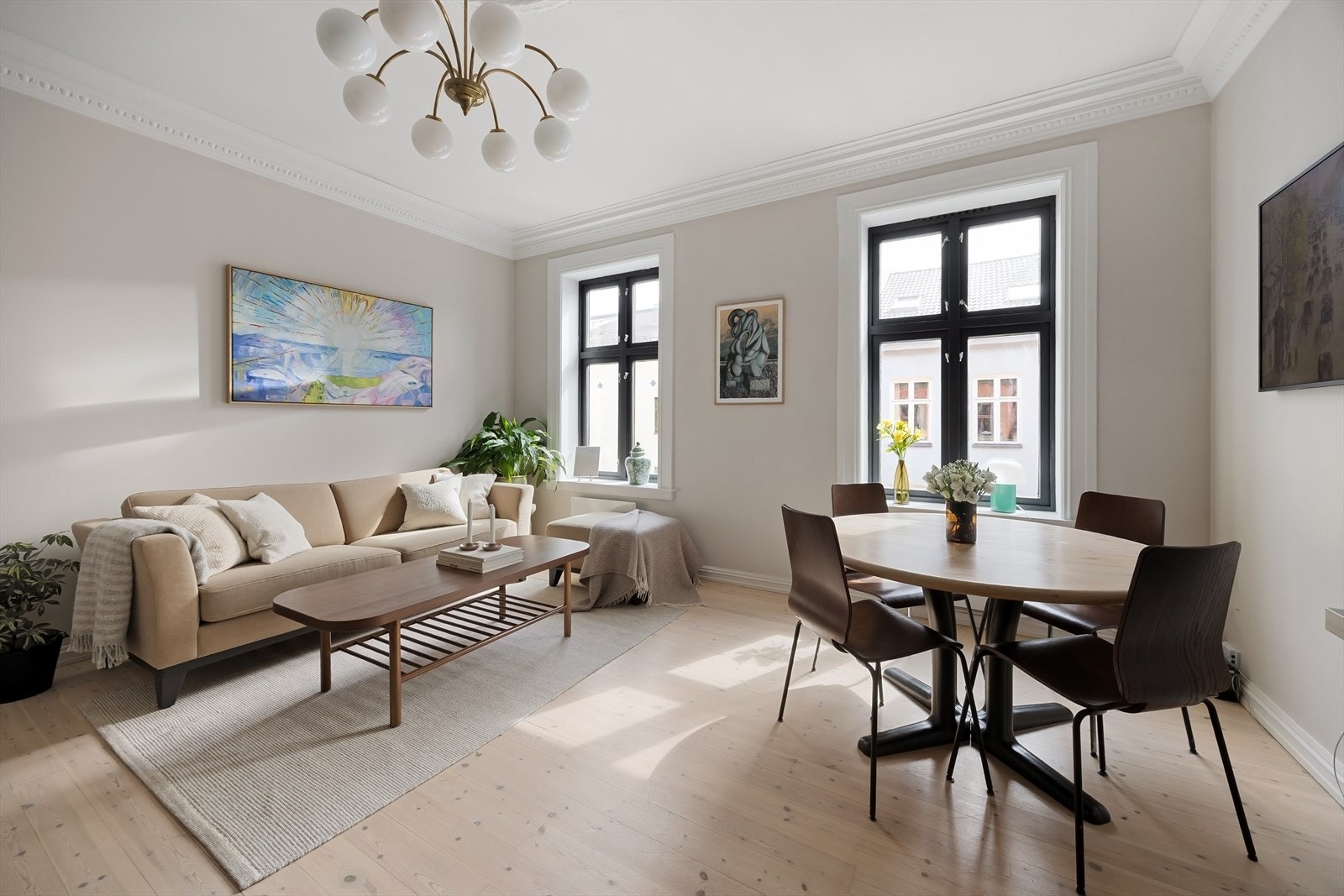 Truls Martin Nygaard v/ Nordvik Majorstuen har gleden av å presentere Grüners gate 14A! En innbydende 3-roms midt i hjertet av Grünerløkka Foto: Kristoffer Myhre Galleribilde