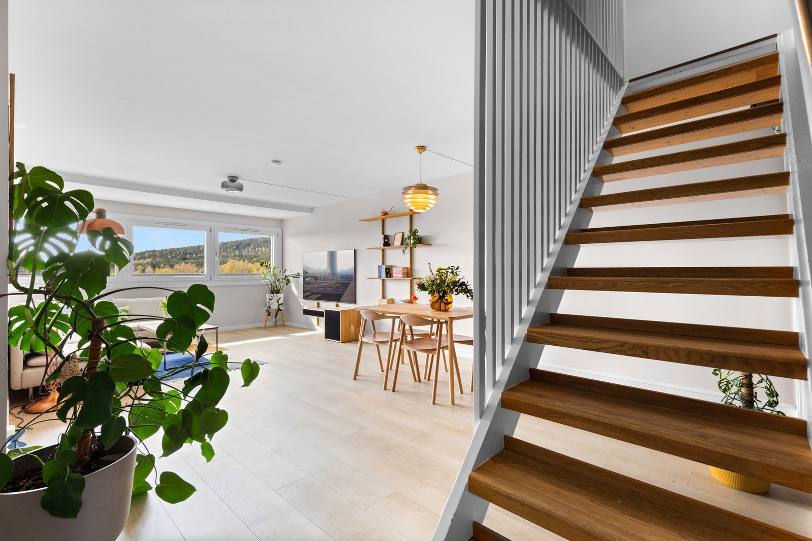 Overflatene i stuen er malt i nyere tid Galleribilde