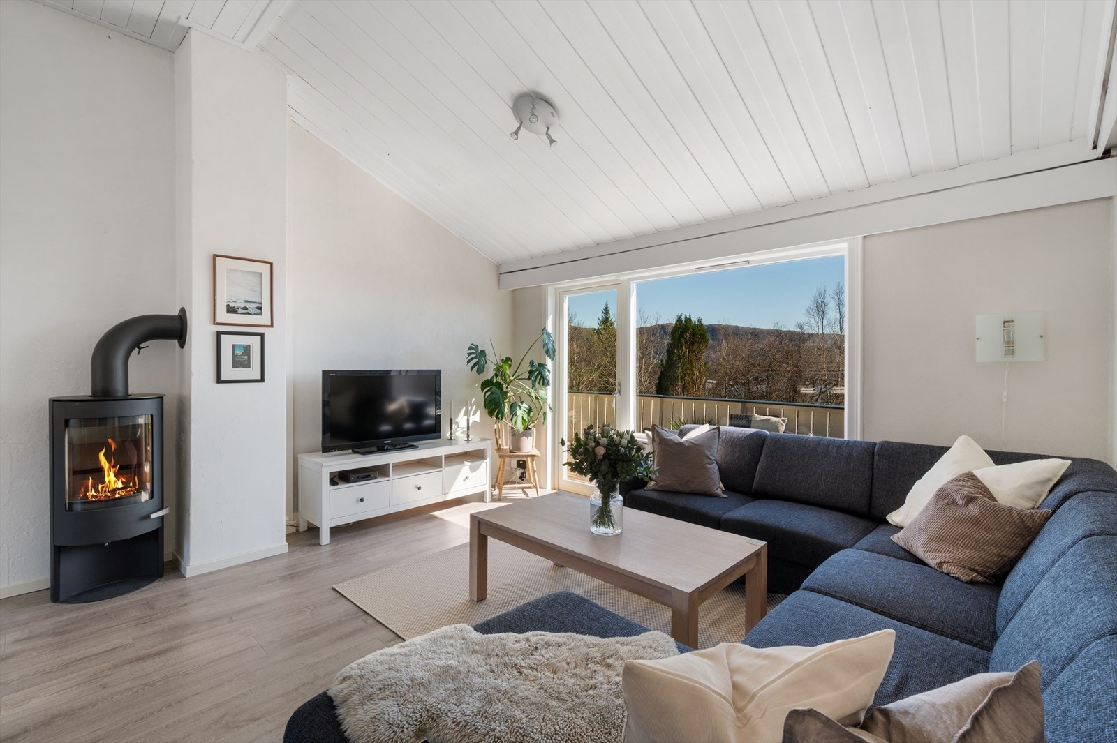 Området passer perfekt for deg som ønsker en landlig og tilbaketrukket beliggenhet, men likevel svært sentralt! Galleribilde