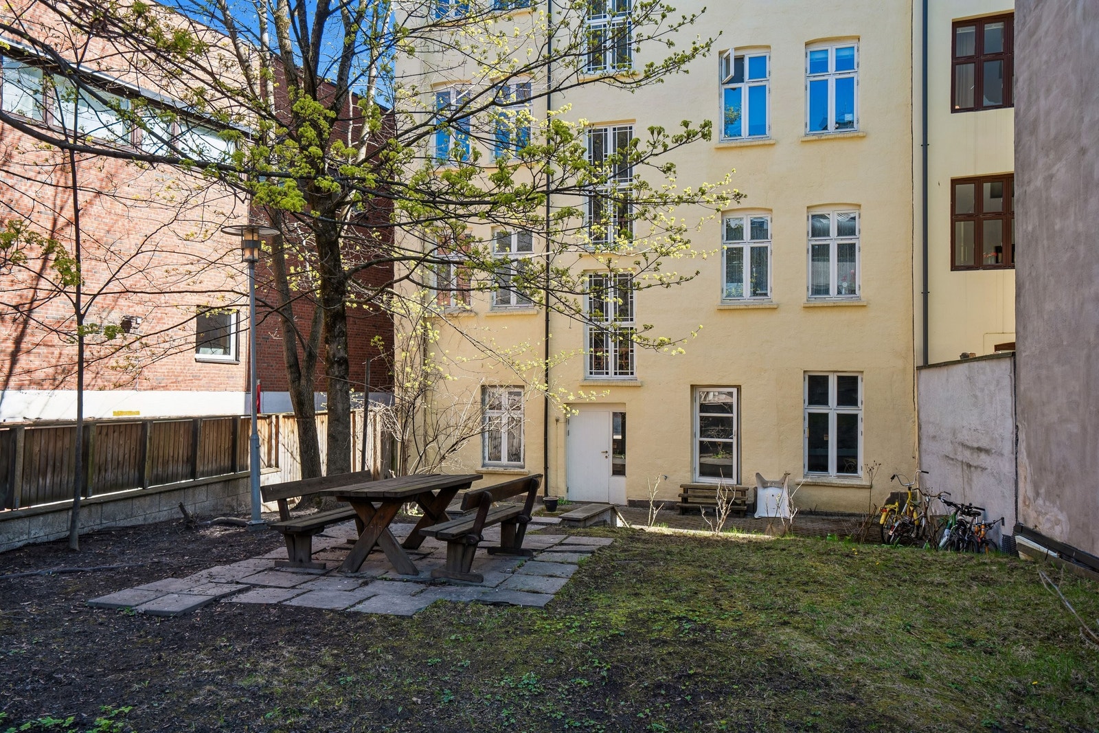 Privat bakgård som medlemmene av borettslaget kan nyte. Galleribilde