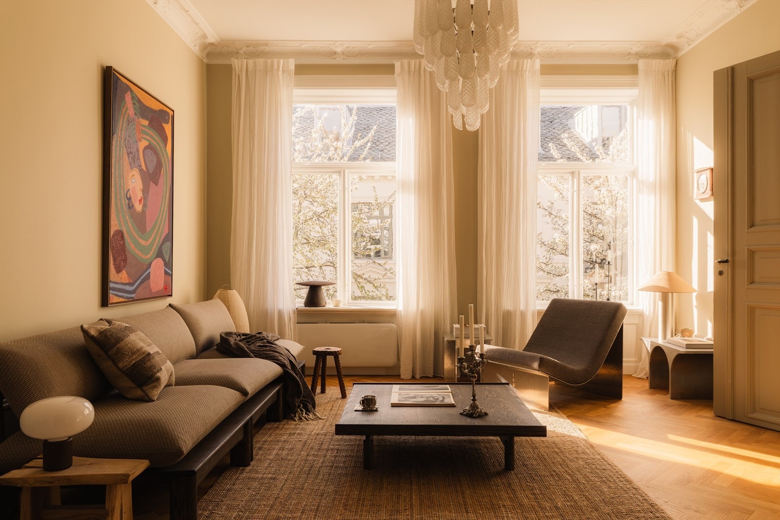 Nydelige klassiske detaljer og god takhøyde Galleribilde