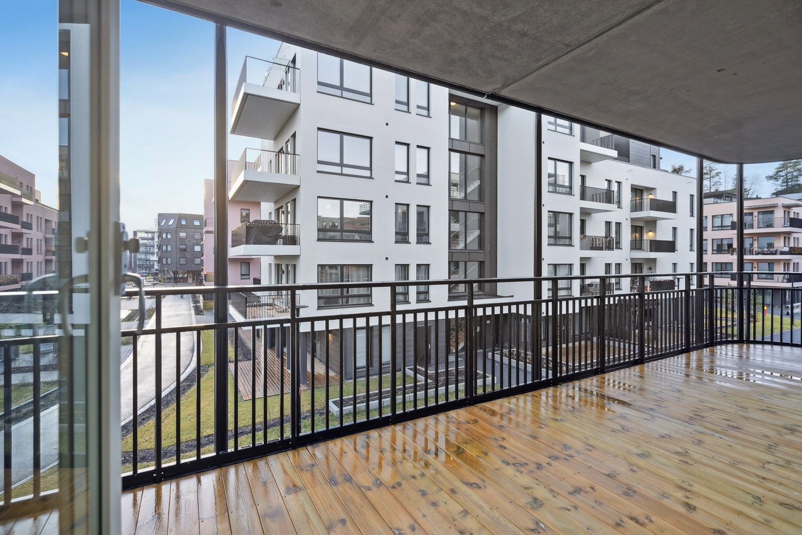 Veranda med lokal utsikt. Galleribilde
