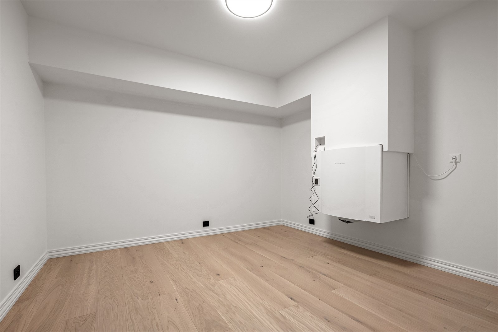 Garderobe-/treningsrom med fleksible bruksmuligheter, godt egnet som treningsrom, garderobe, hobbyrom eller annet disponibelt rom etter behov Galleribilde