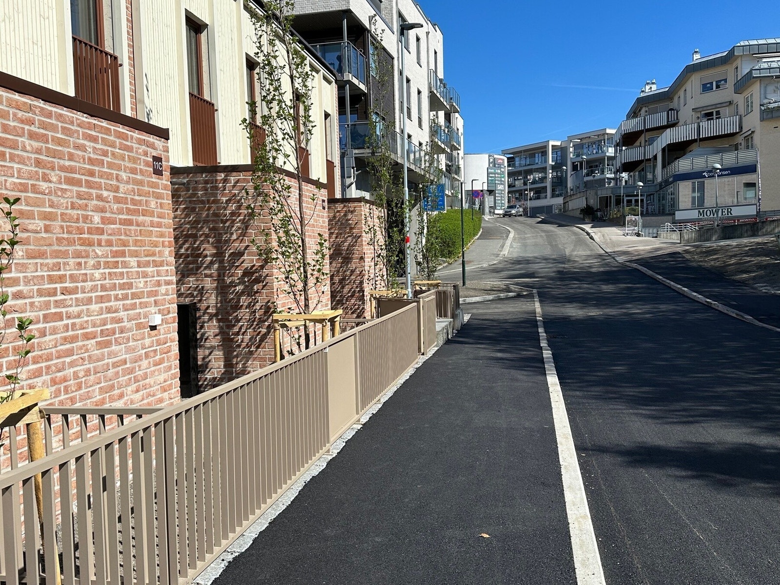 Gangavstand opp til Bekkestua sentrum Galleribilde