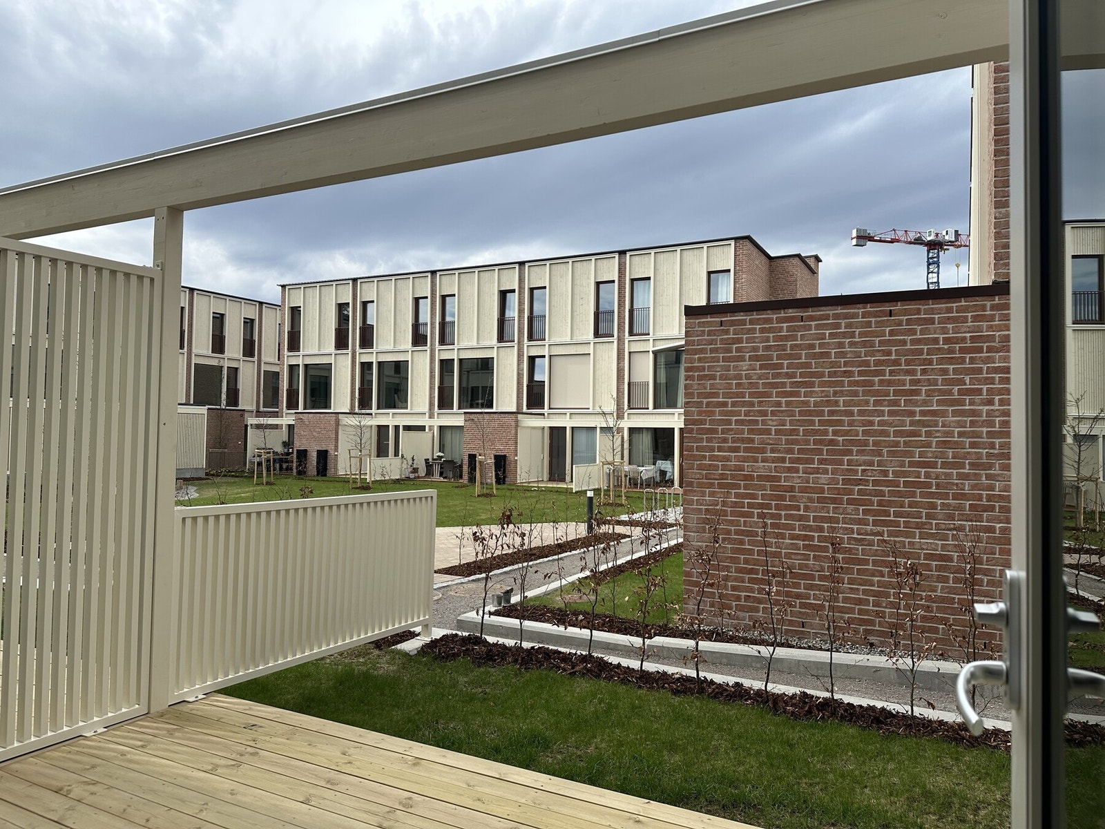 Stor og solrik markterrasse Galleribilde
