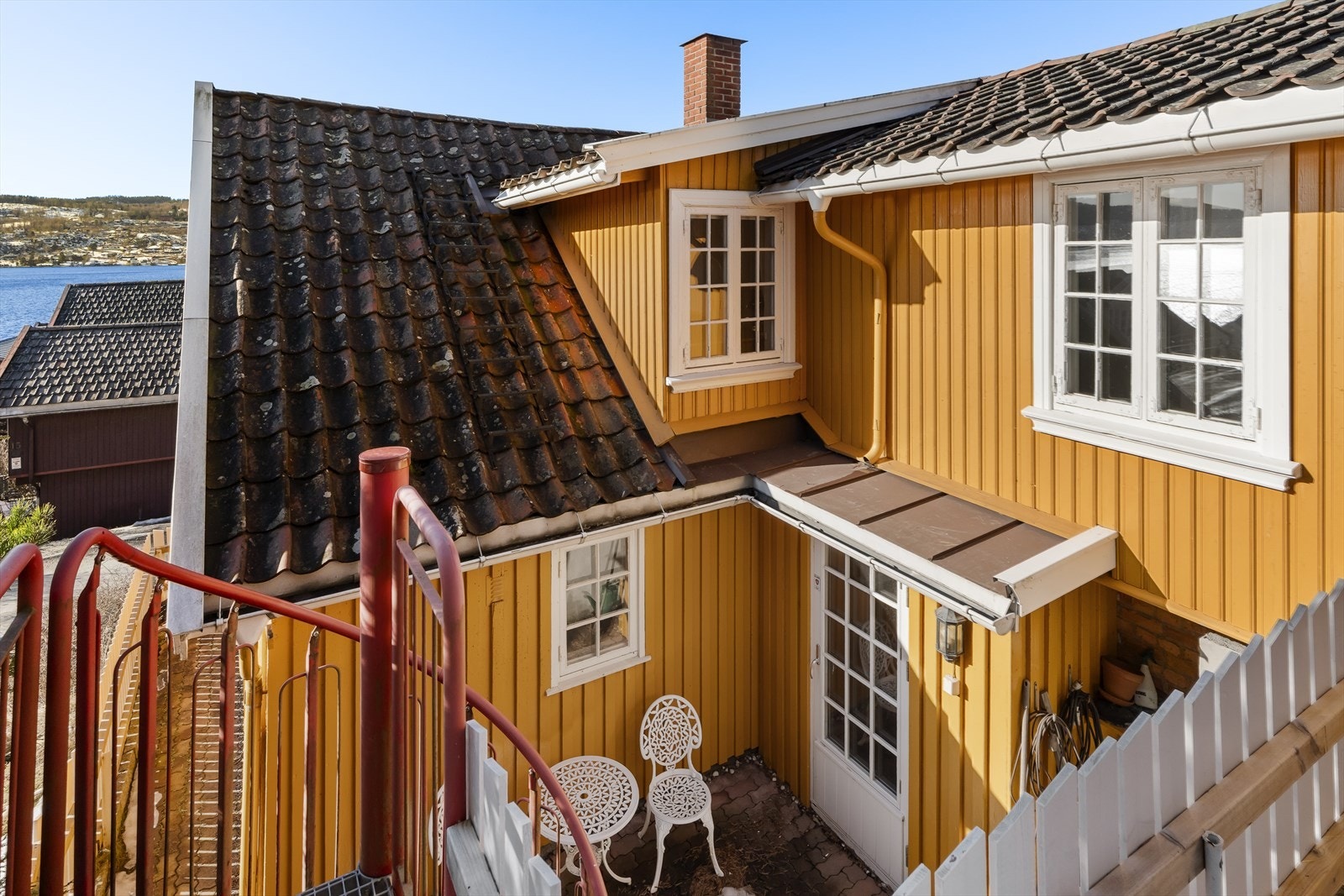 Syd/østvendt terrasse på ca 11 kvm. Galleribilde