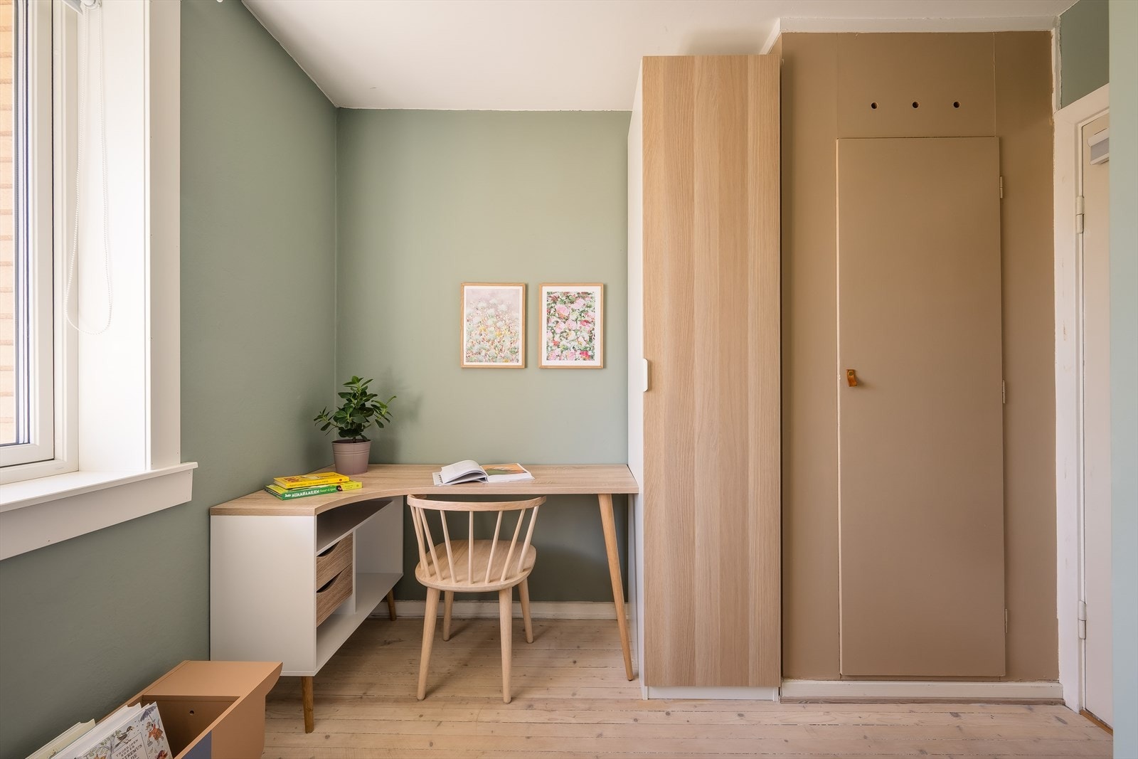 Leiligheten ligger i et veldig barnevennlig område, og det er mange barnehager og gode skoler i nærheten. Galleribilde