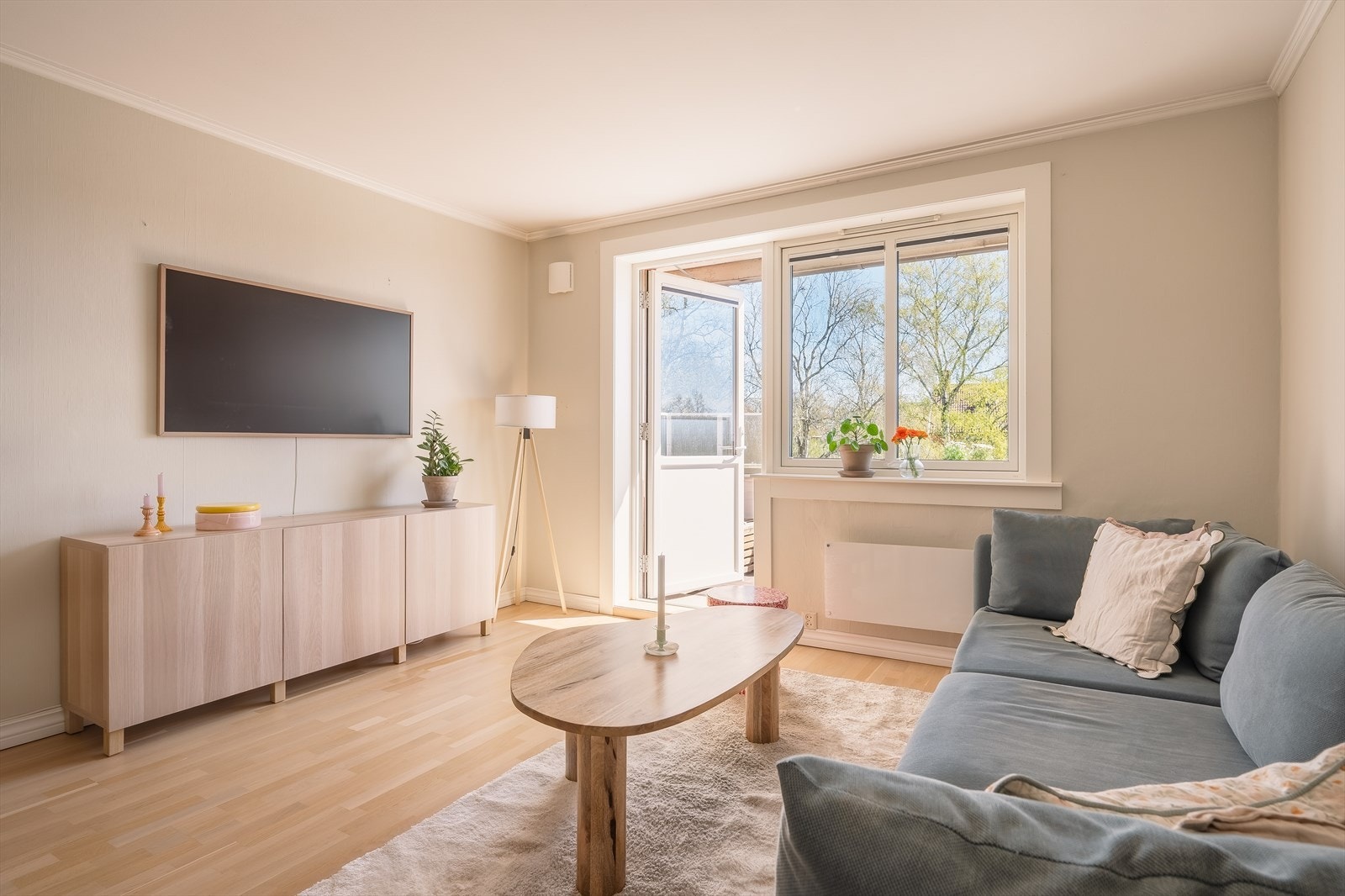Trådløs Kabel-TV og internett/modem med avtale fra Telenor inkludert i felleskostnadene. Galleribilde