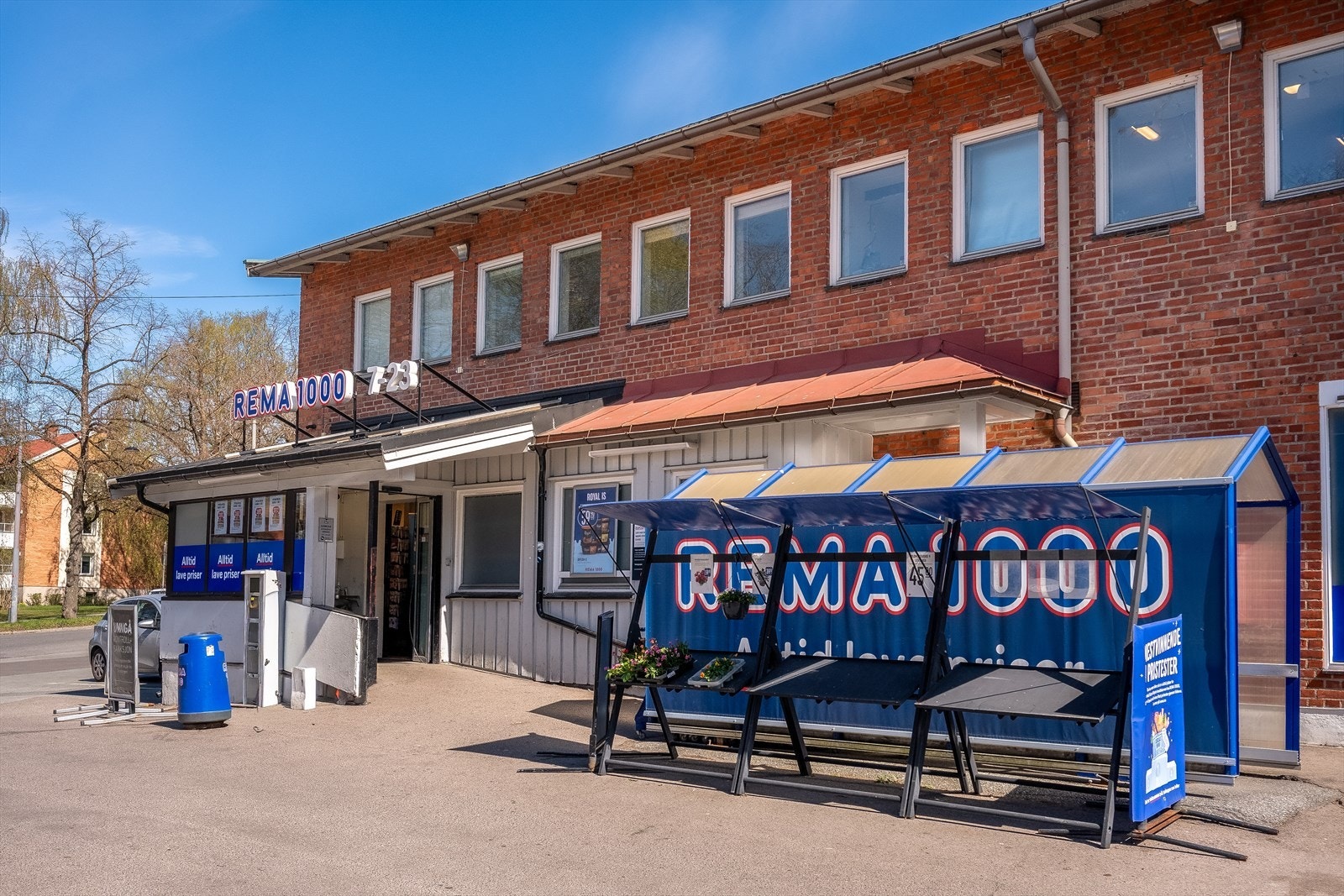 Rema 1000 Skeidbanen ligger i umiddelbar nærhet til boligen. Galleribilde