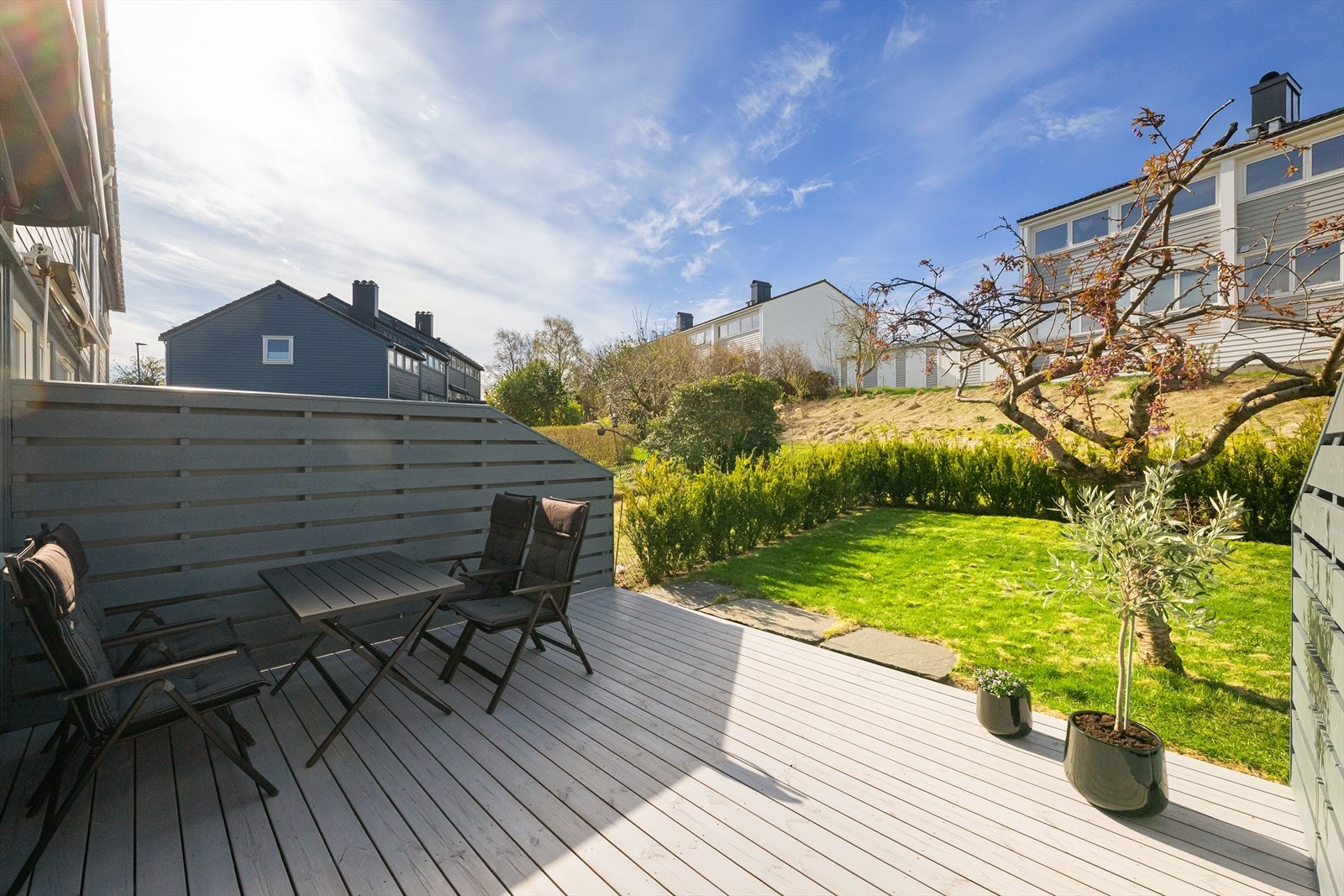 En privat og hyggelig uteplass for avslapning og sosiale sammenkomster. Galleribilde