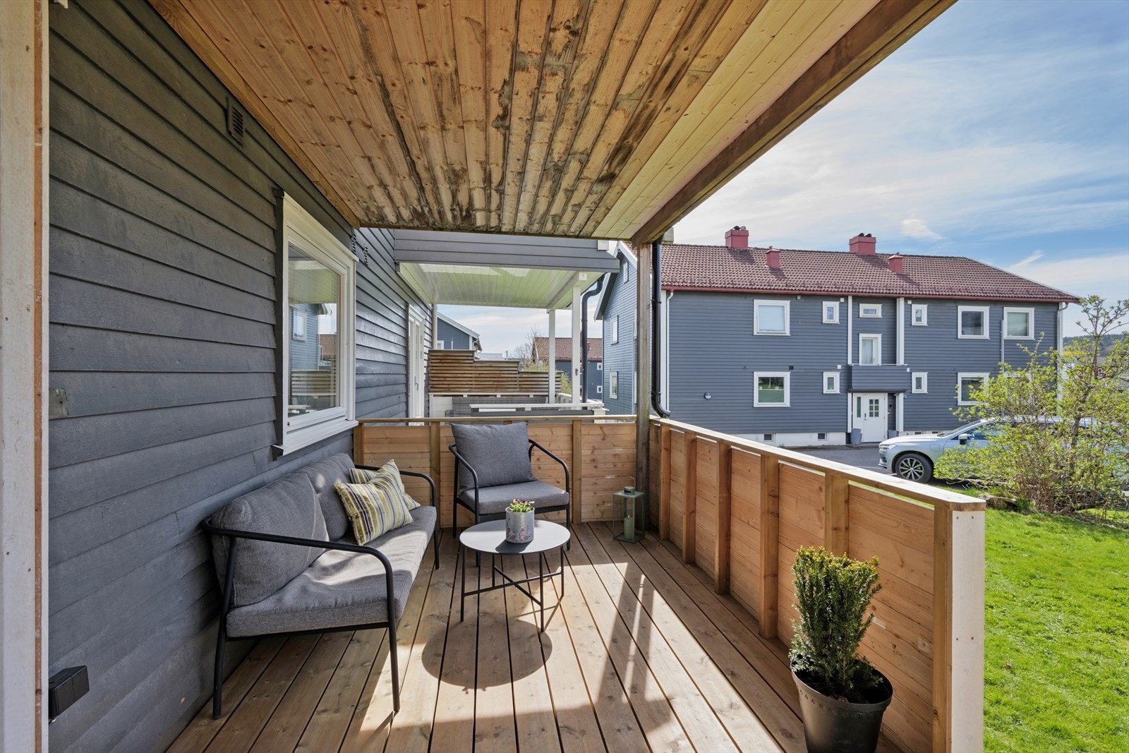 Verandaen ble bygget i 2025 Galleribilde