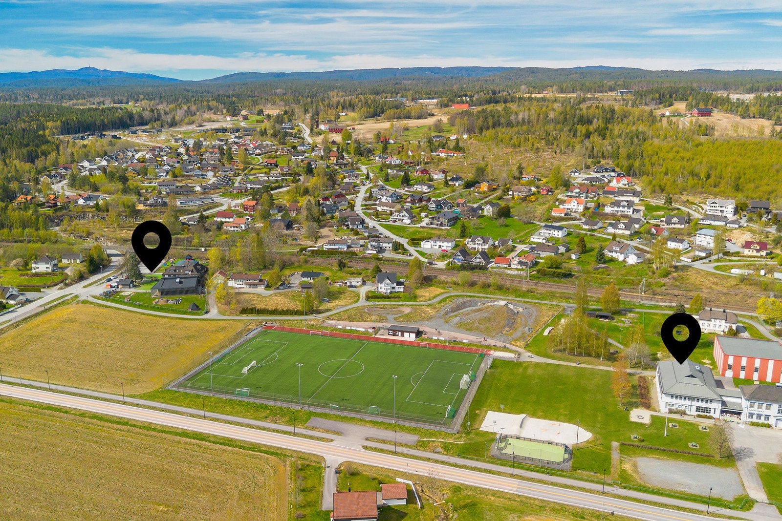 Fra boligen er det 600 meter til Trollstua Barnehage og 900 meter til Darbu skole. Galleribilde