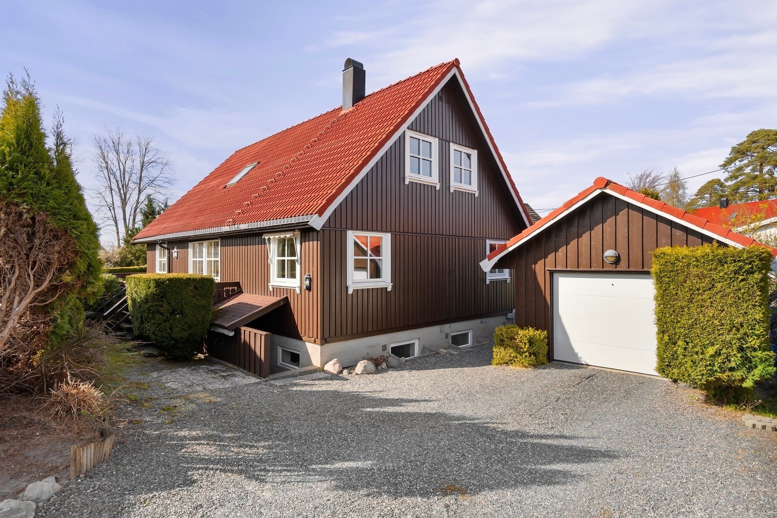 ASK Meglerverket Sarpsborg Fin enebolig med utleid hybel | Loftstue, stor og solrik terrasse og garasje | Rolig og barnevennlig! Kalaveien 28C, Borgenh