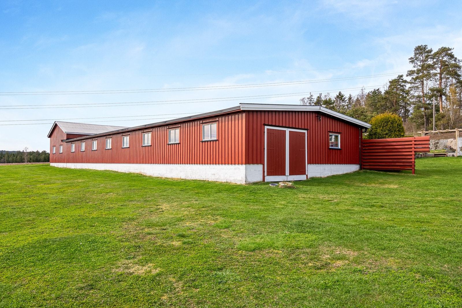 All bygningsmasse på eiendommen er meget godt vedlikeholdt Galleribilde